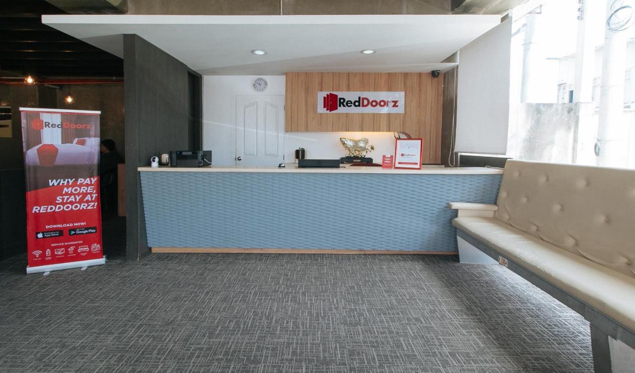 Reddoorz @ Insular Square 2* Mandaue City