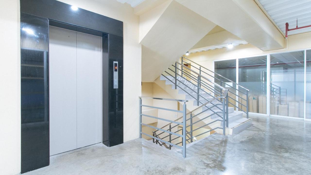 Reddoorz @ Insular Square 2* Mandaue City