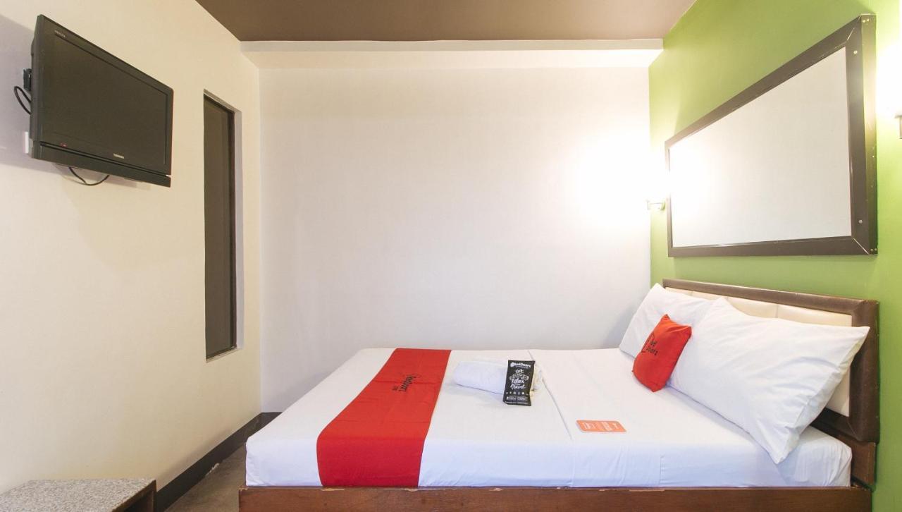 Hotel Reddoorz @ Express Lapu Lapu 2*
