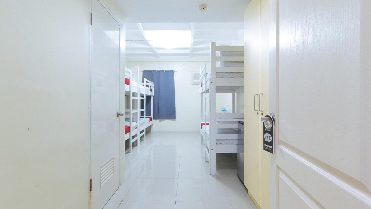 Reddoorz @ Insular Square 2* Mandaue City