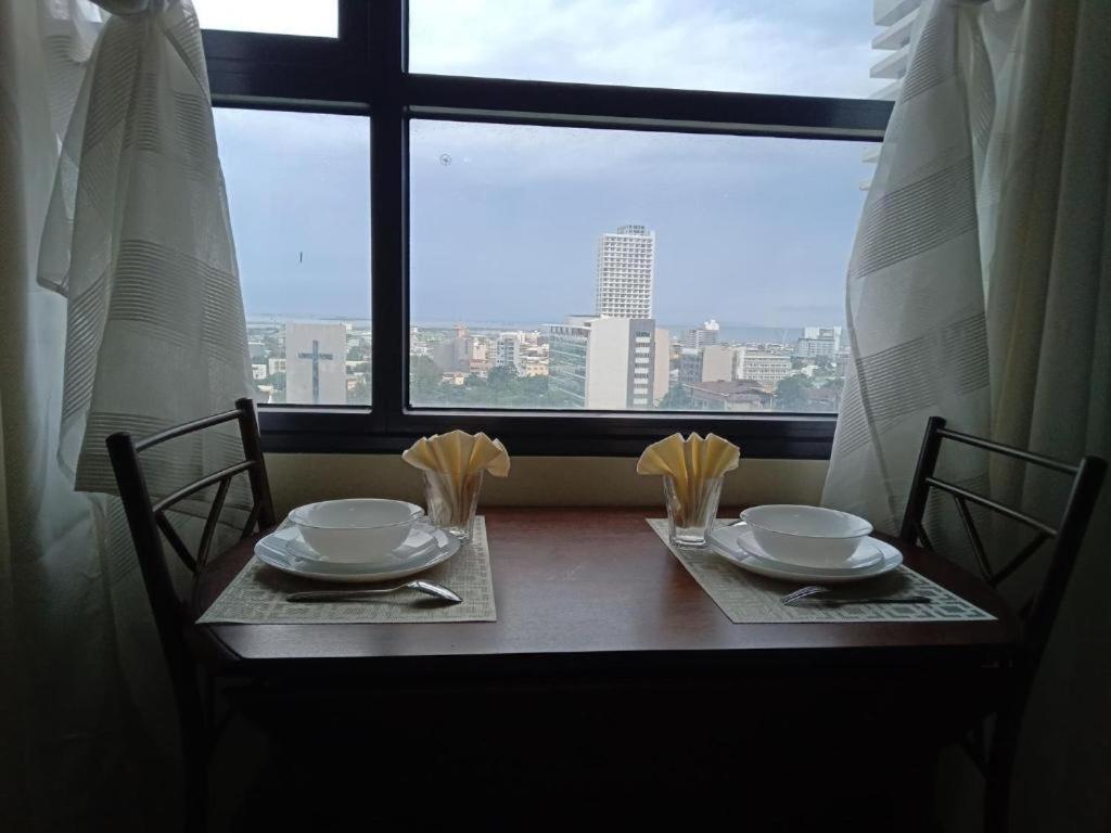 Apartment Horizon 101 A2 Shortwalk Robinson Mall Mango Square Bar