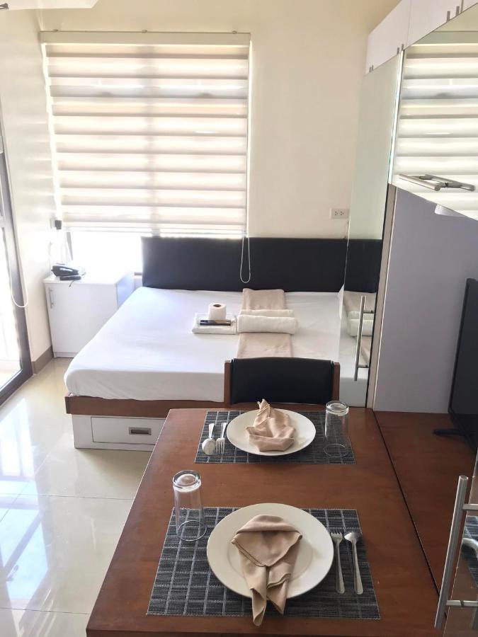 Apartment Mabolo Garden Flat A5 Rooftop Pool Shortwalk To Ayala Mall *