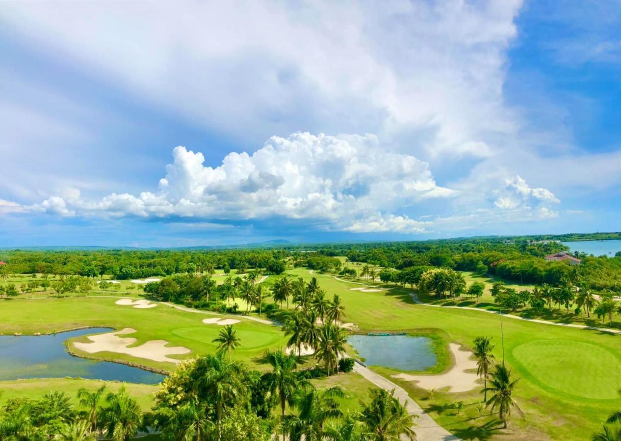 Queens Island Golf And Medellin
