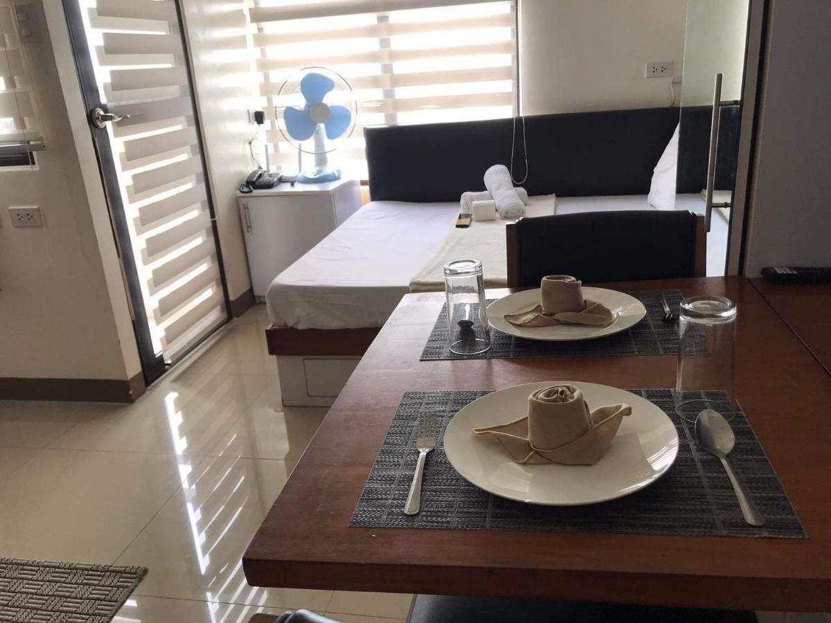 Mabolo Garden Flat A5 Rooftop Pool Shortwalk To Ayala Mall Apartment