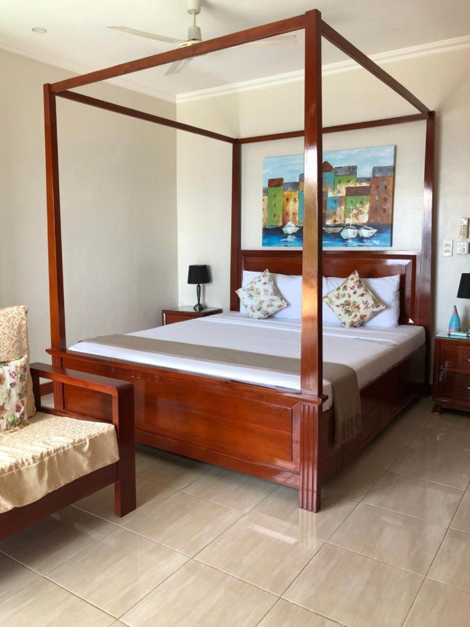 Ocean Breeze Resort