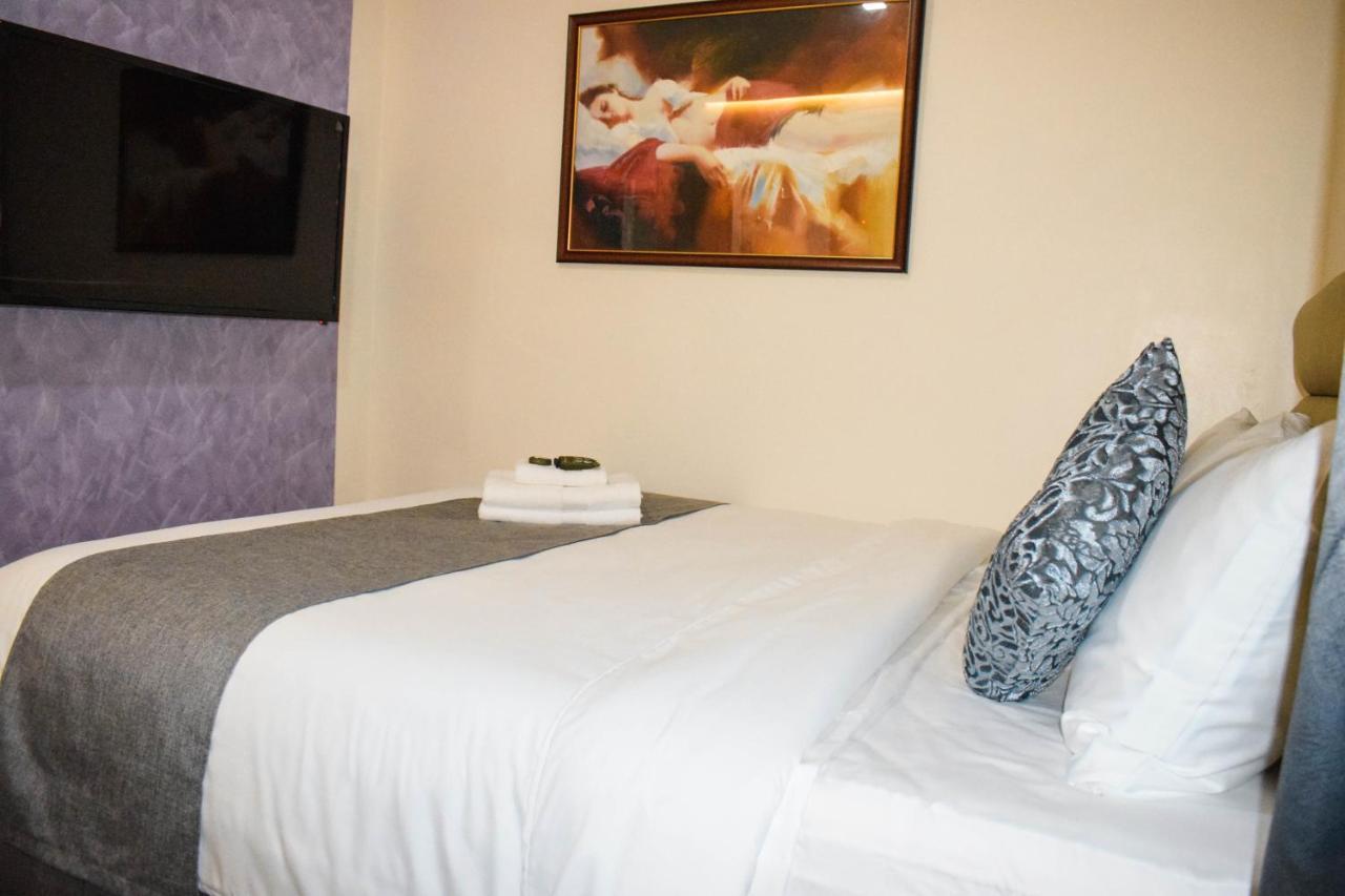 Cebu Dulcinea And Suites-mactan Airport Hotel 3*