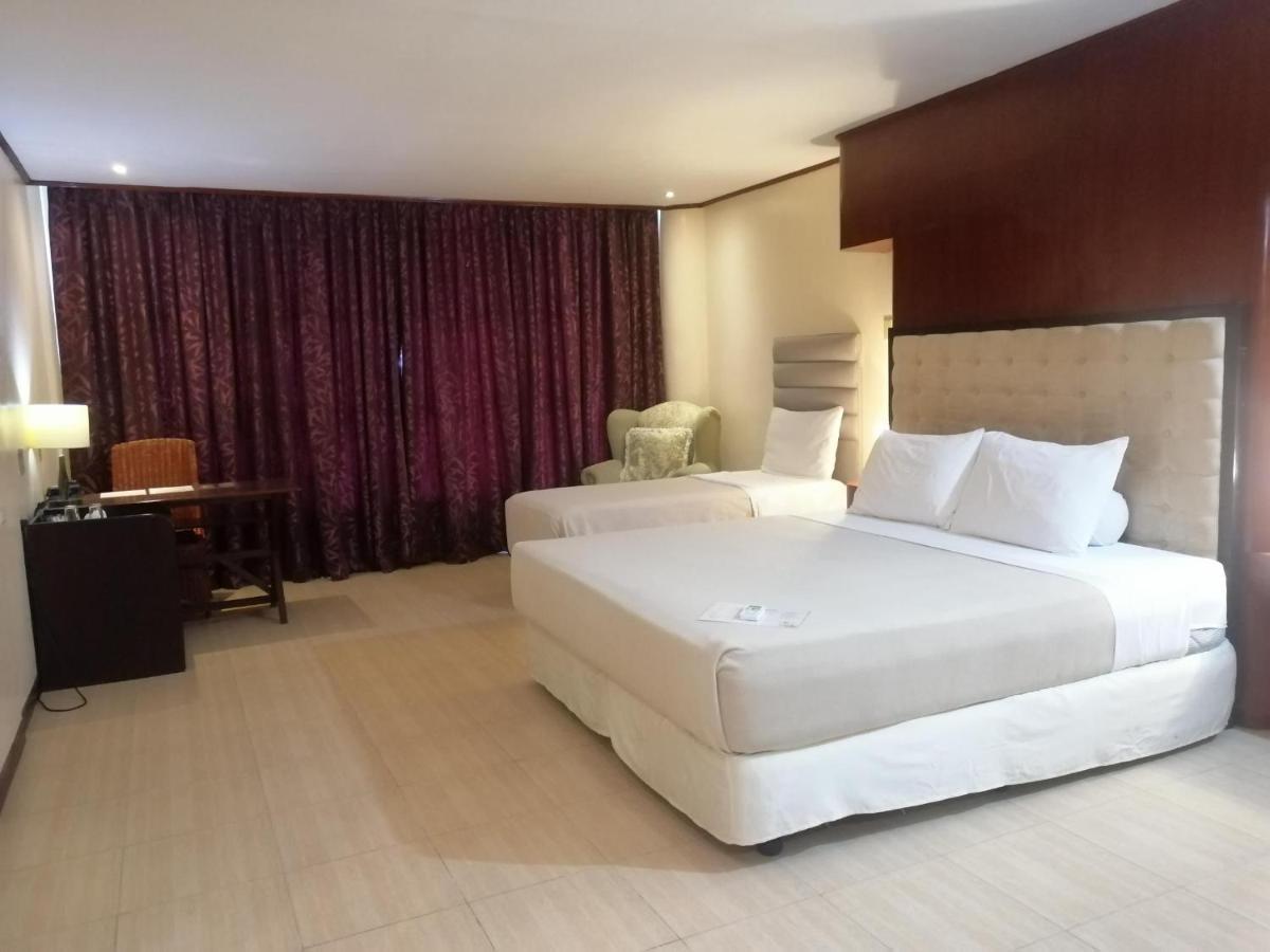 Cebu Dulcinea And Suites-mactan Airport Hotel