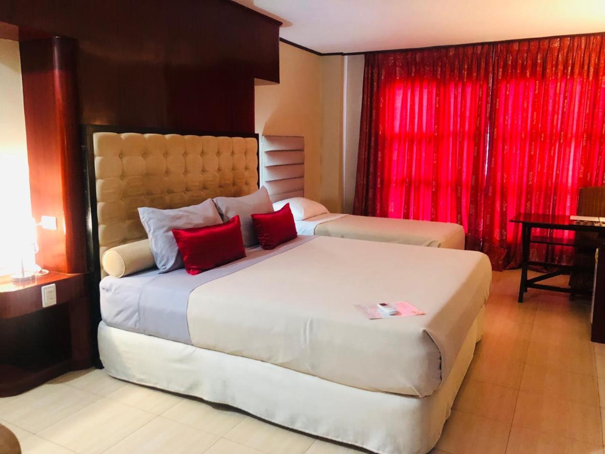 Hotel Cebu Dulcinea And Suites-mactan Airport 3*
