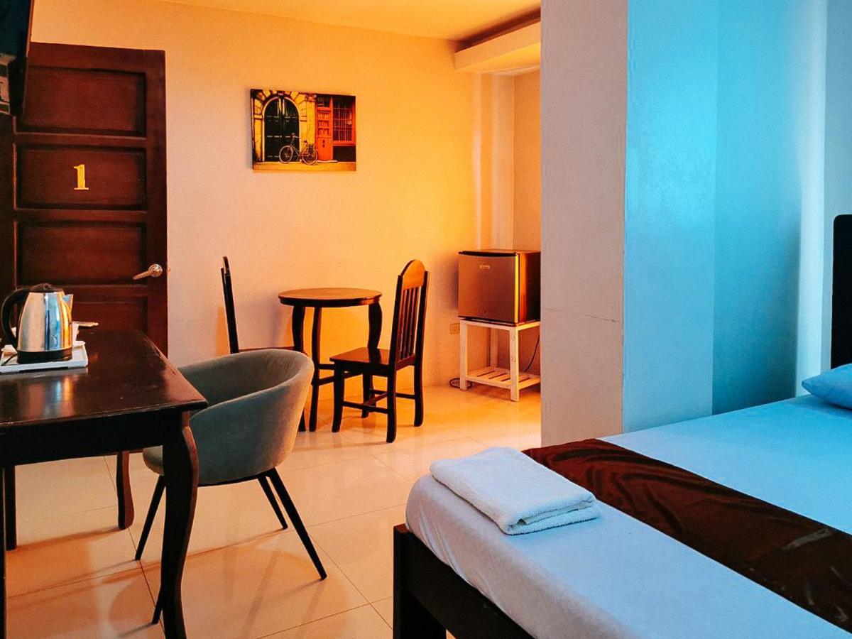 Hotel Reddoorz Segra Square House Balamban