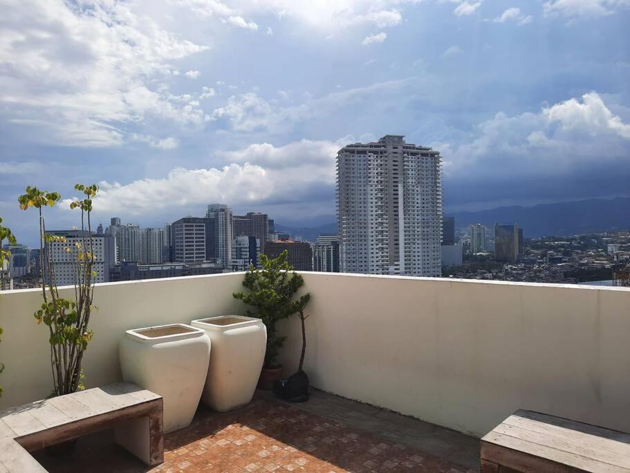 Budget For 5 Mabolo Garden Flats 20th Floor Apartment *