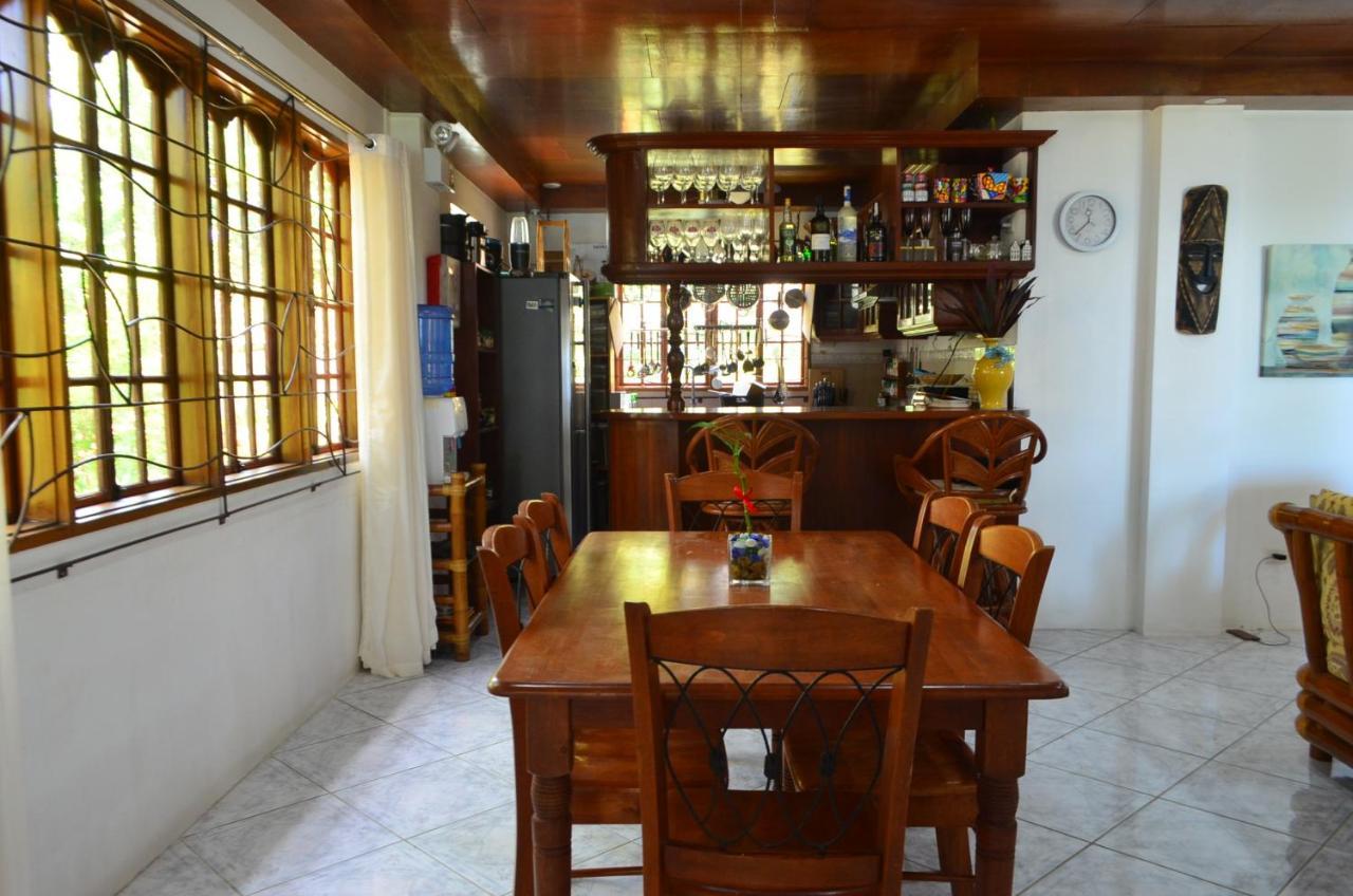 Private Beachfront With Ocean View And Direct Reef Access Bahay bakasyunan