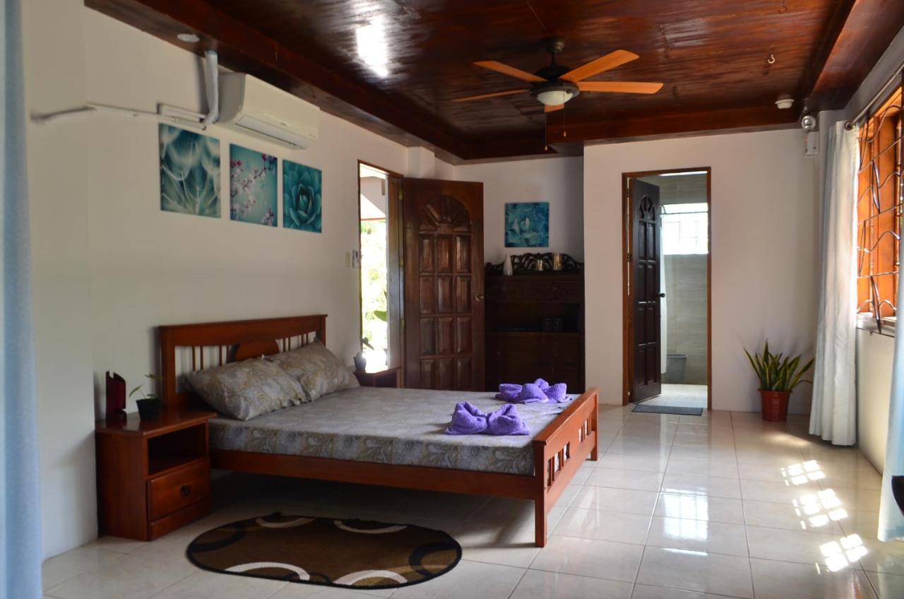 Private Beachfront With Ocean View And Direct Reef Access