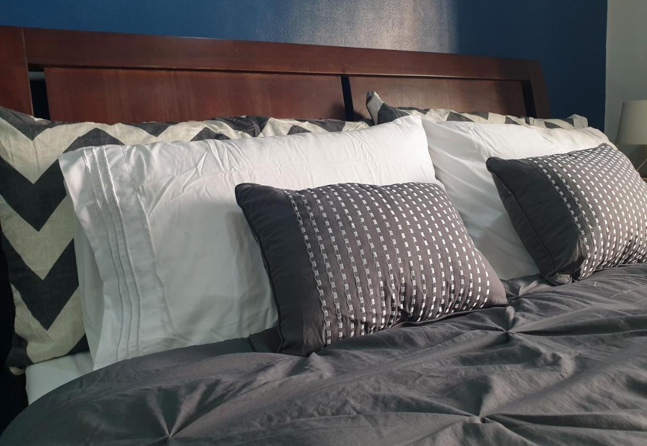 Larahome Living *