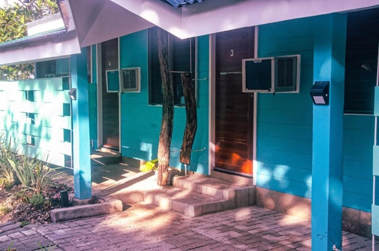 House Of Tamse Laagans ' * Badian