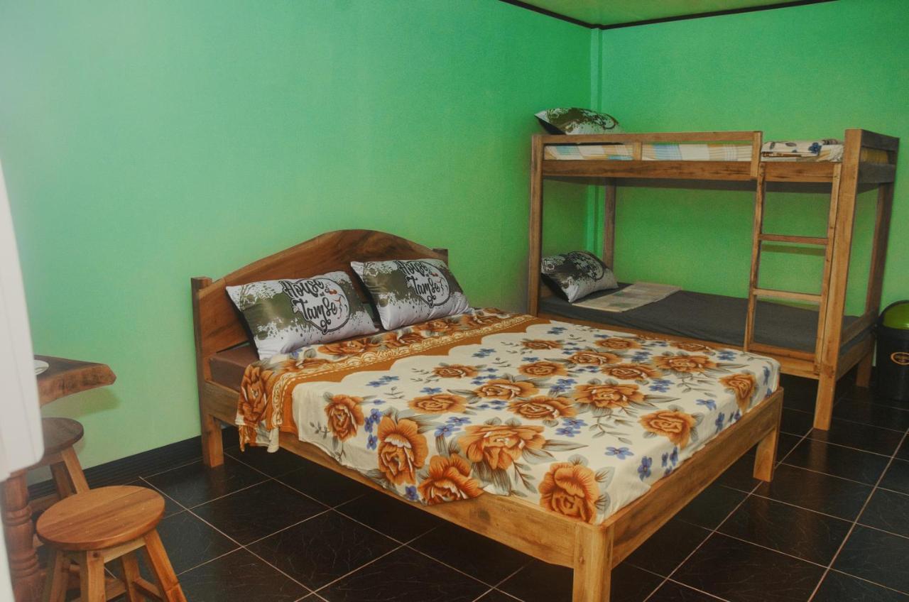 House Of Tamse Laagans ' * Badian