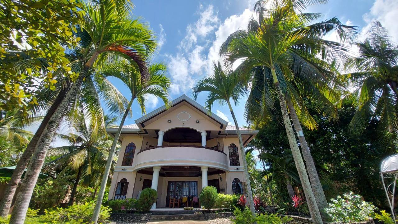 Bahay bakasyunan Private Beachfront With Ocean View And Direct Reef Access