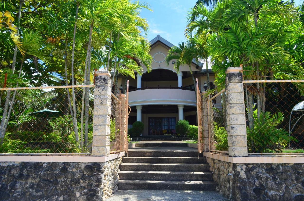 Private Beachfront With Ocean View And Direct Reef Access Moalboal