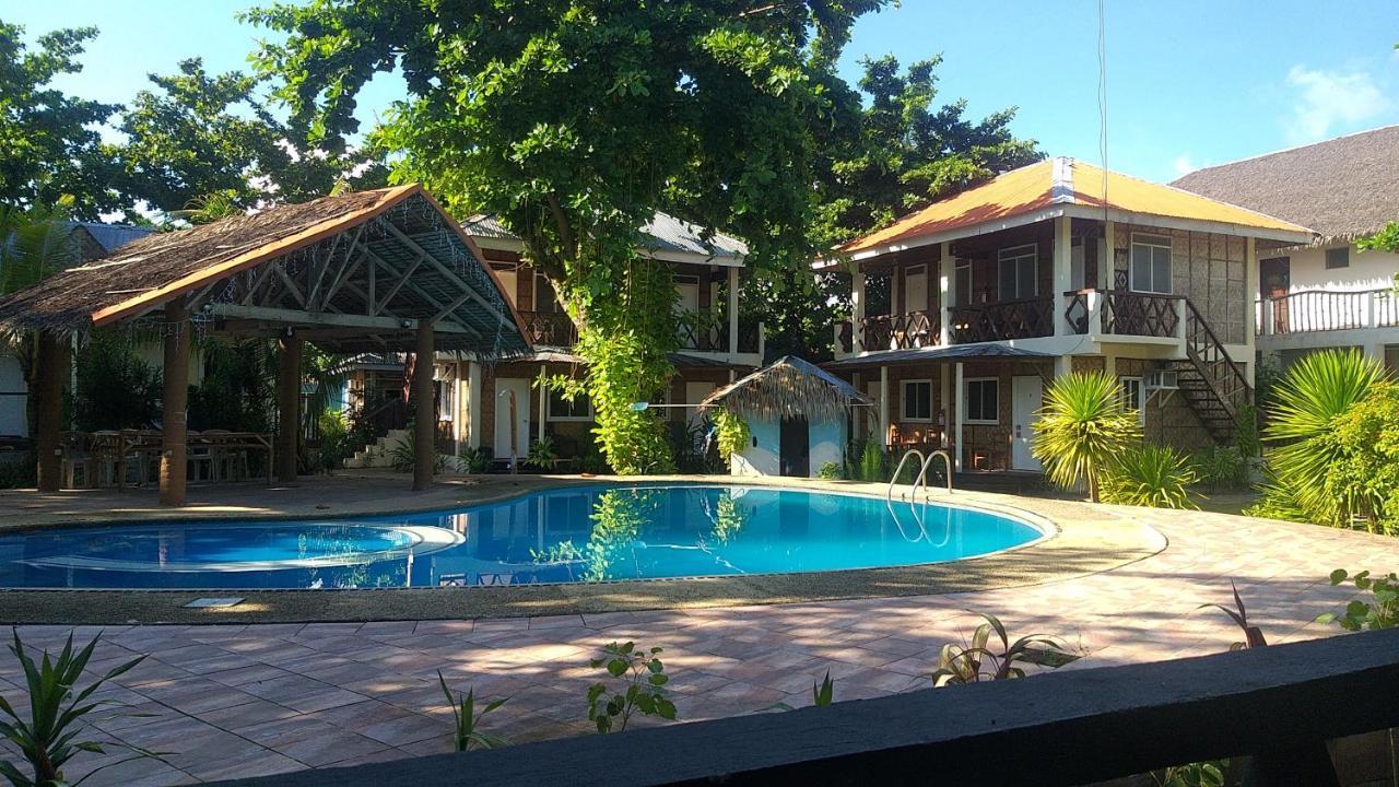 Resort The Shark's Tail Dive Logon
