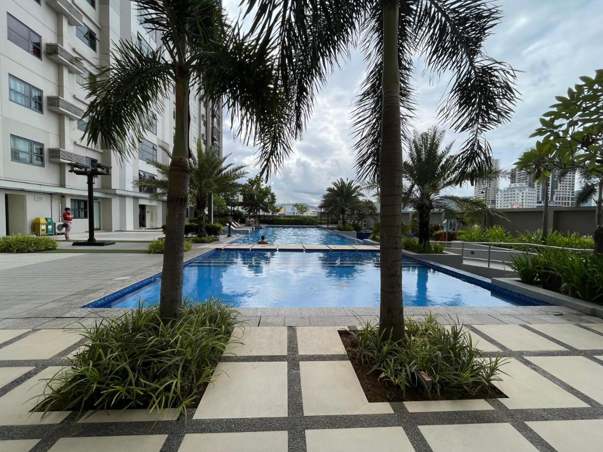 Staycation- Horizons 101 Aparthotel Cebu