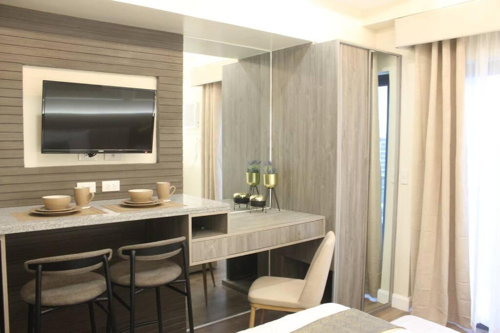 Apartment Near Ayala W Wifi Balcony Cebu