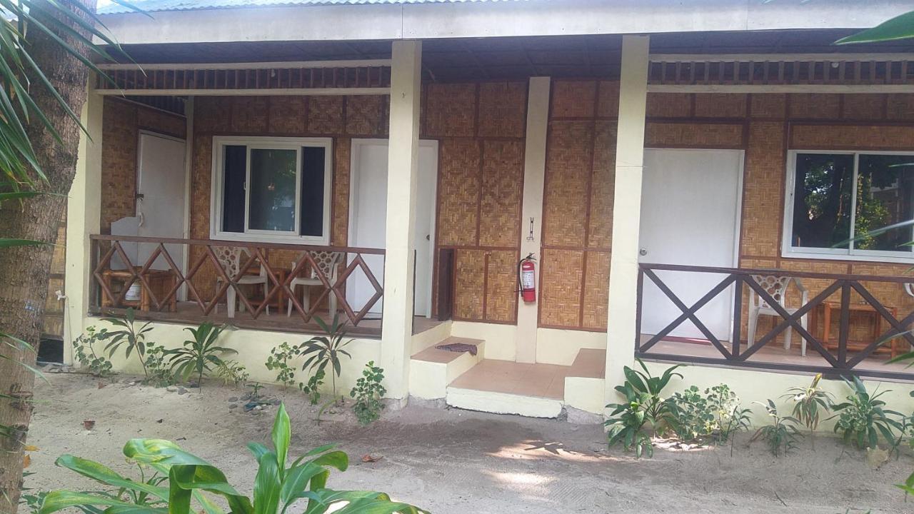 The Shark's Tail Dive Resort 3*