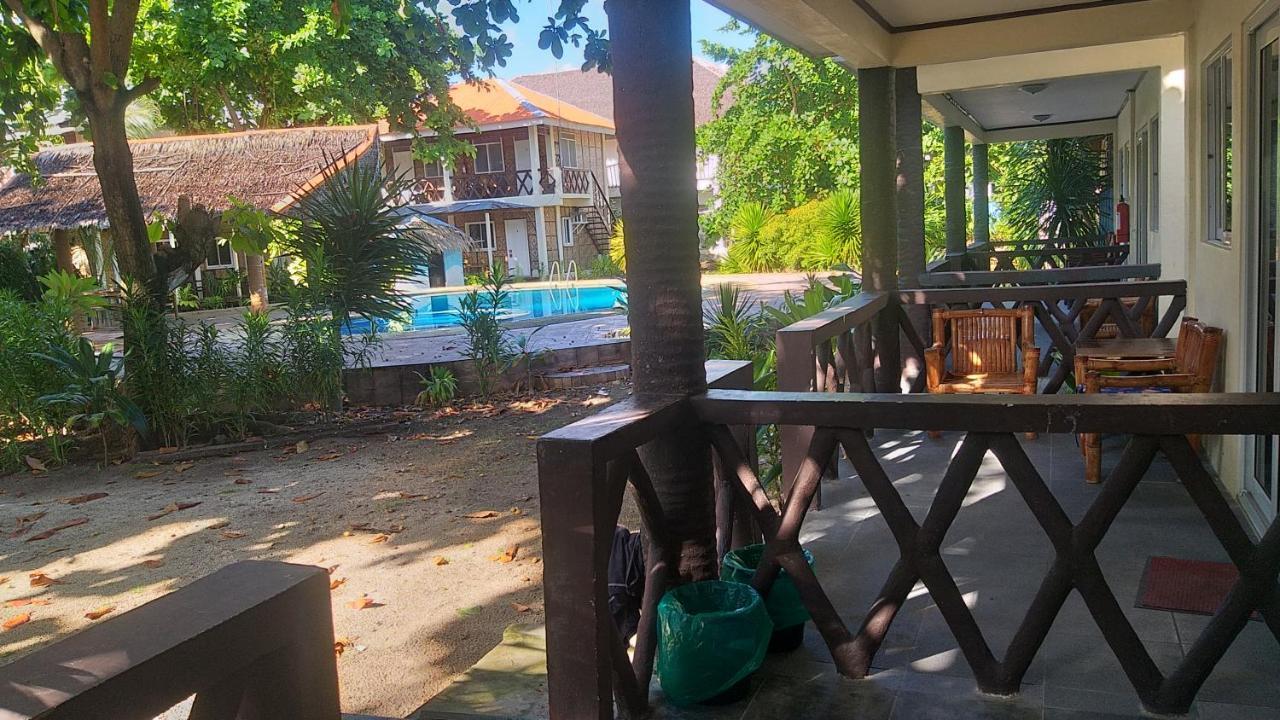 The Shark's Tail Dive Resort 3*