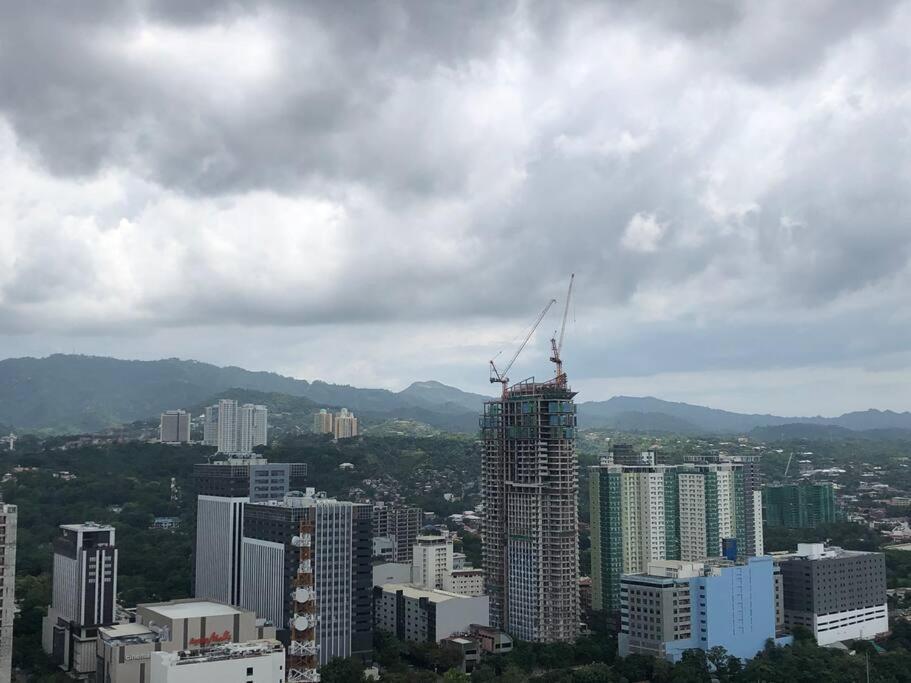 Apartment Near Ayala W Wifi Balcony *
