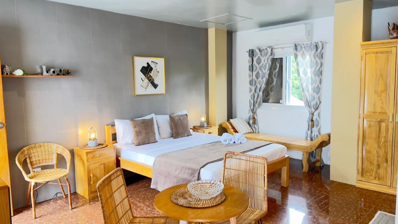 Bella's Guest house Pooc