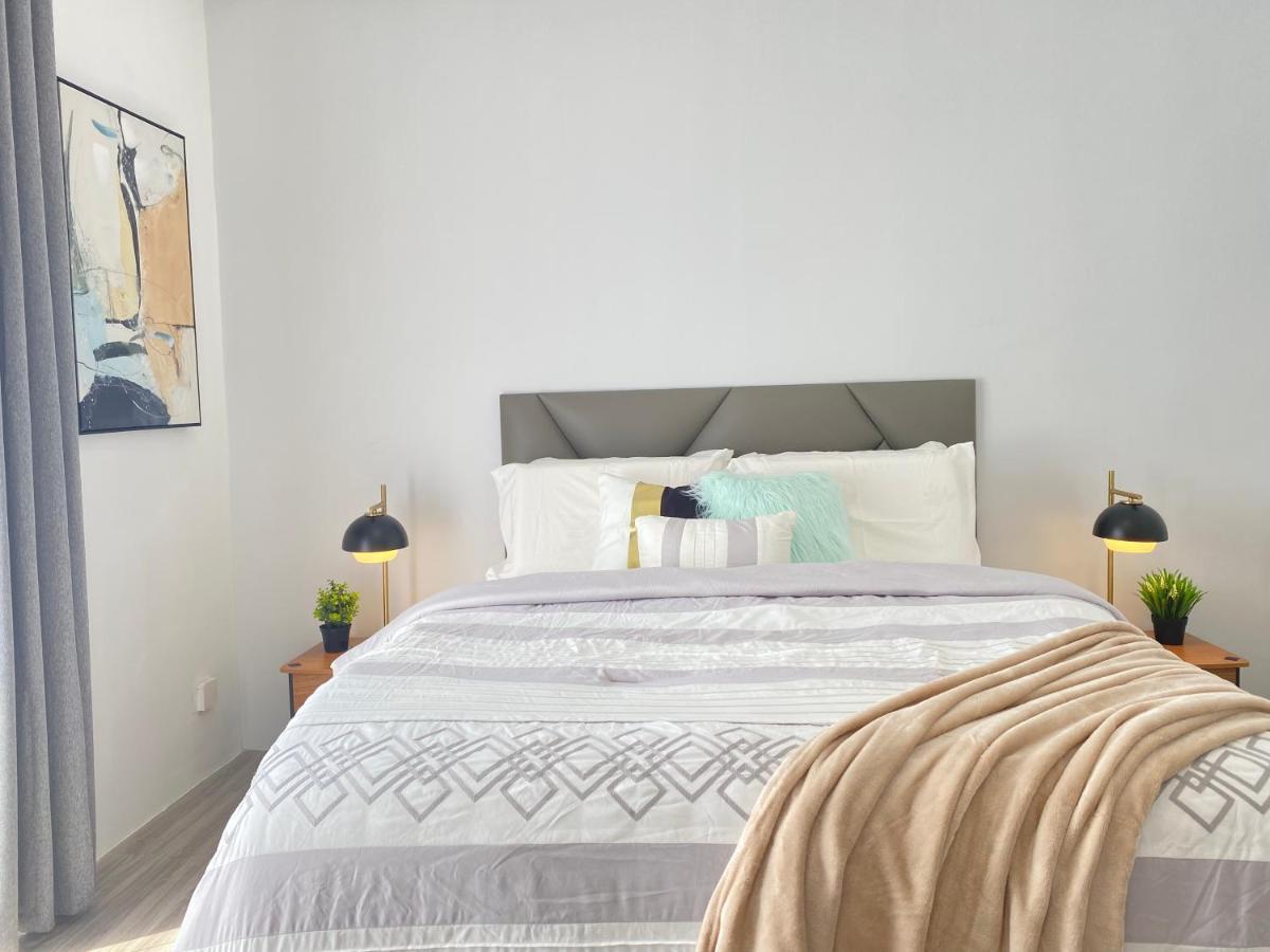 Amani Grand #332, Near Mactan Airport,fast Wifi, Netflix & Pool * Lapu-Lapu City