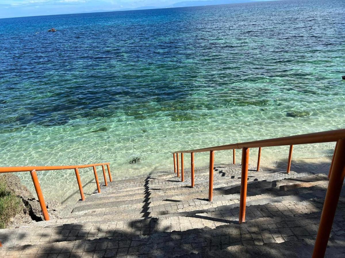 Scott Camotes House Resort *