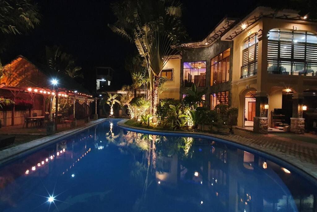 Dokkebi Pool House 도깨비풀빌라 Villa *