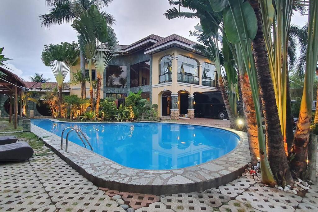 Dokkebi Pool House 도깨비풀빌라 Bankal