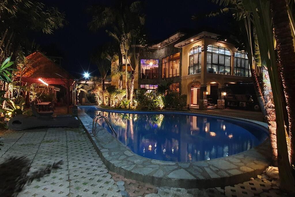 Dokkebi Pool House 도깨비풀빌라 * Bankal