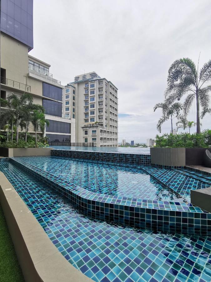 Baseline Premier - With Mountain View Aparthotel Cebu