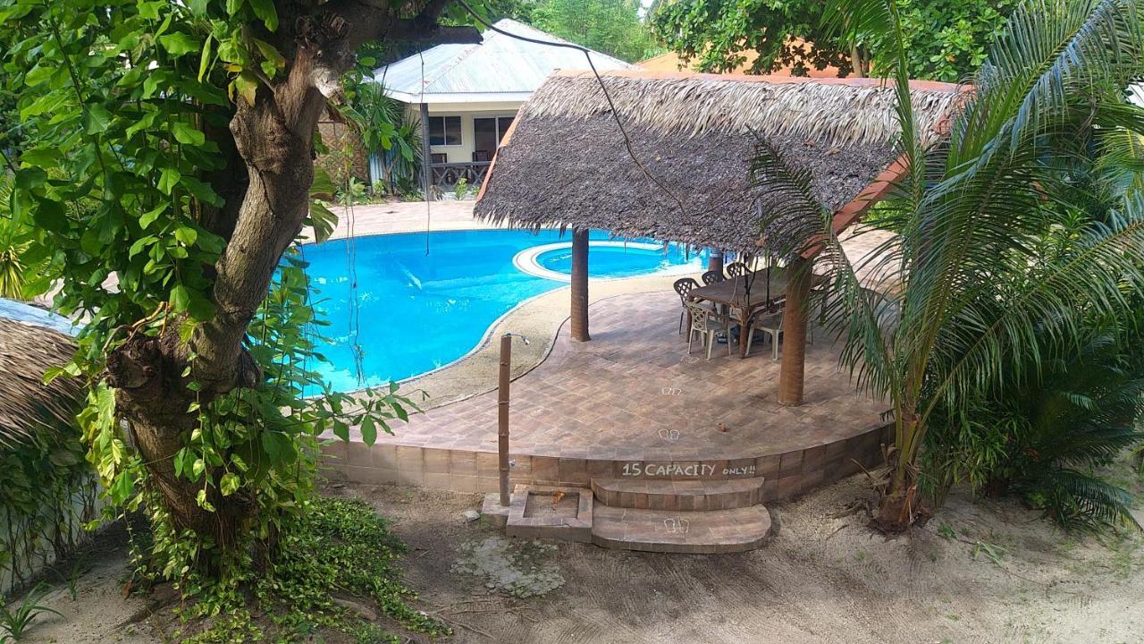Resort The Shark's Tail Dive Center Daanbantayan
