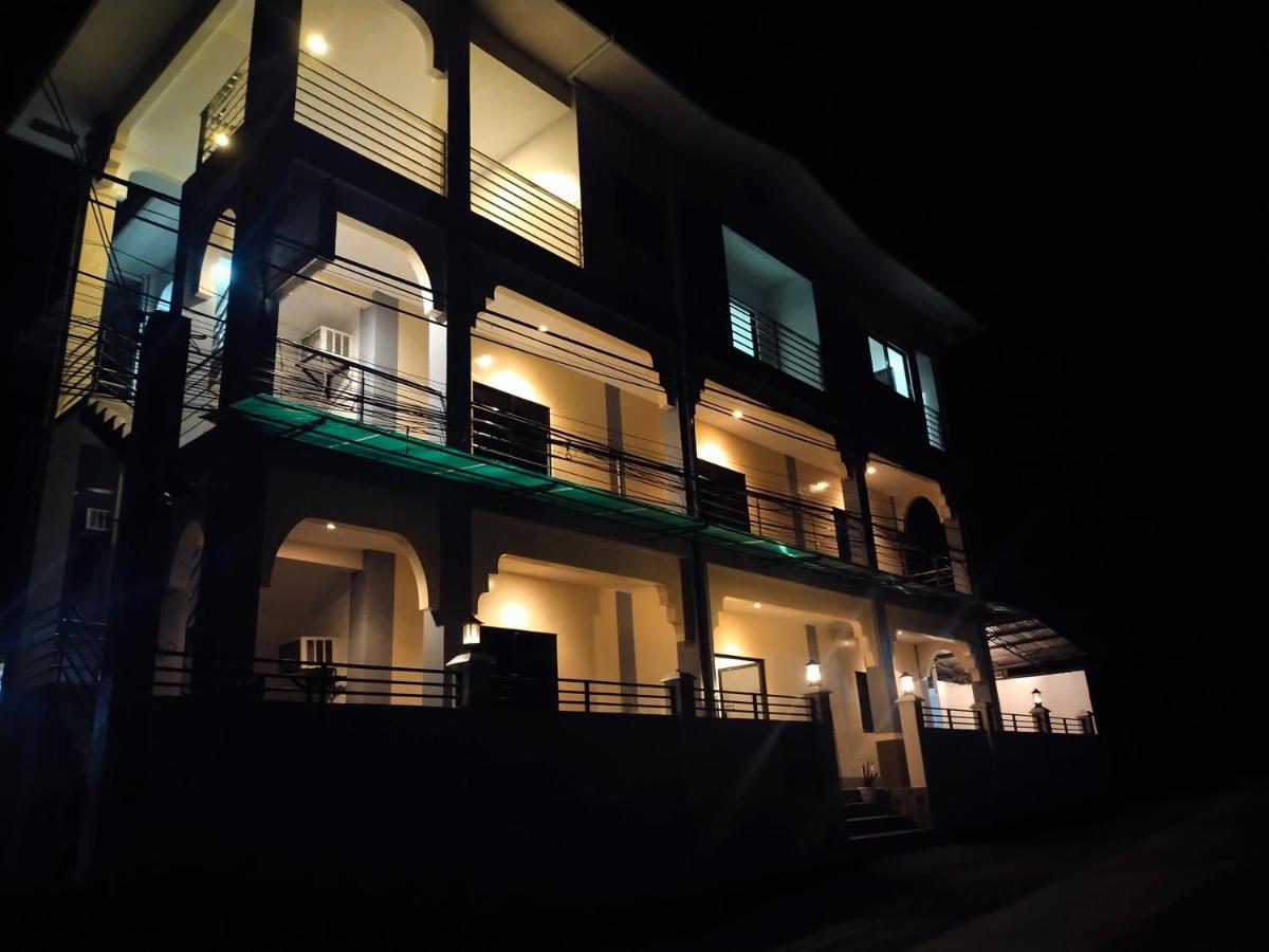 Junie House Hostel *
