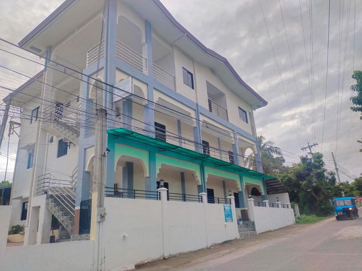 Junie House Moalboal