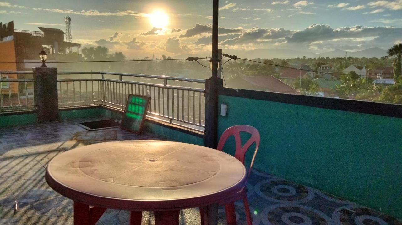 Moonlight Roof Deck And One Bedroom Apartment Liloan