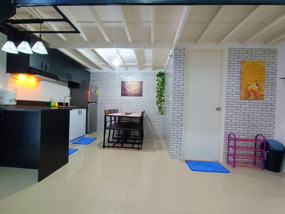 Special Big Loft Unit W/netflix & Fibreop Internet Apartment