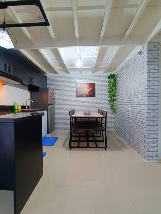 Special Big Loft Unit W/netflix & Fibreop Internet Cebu