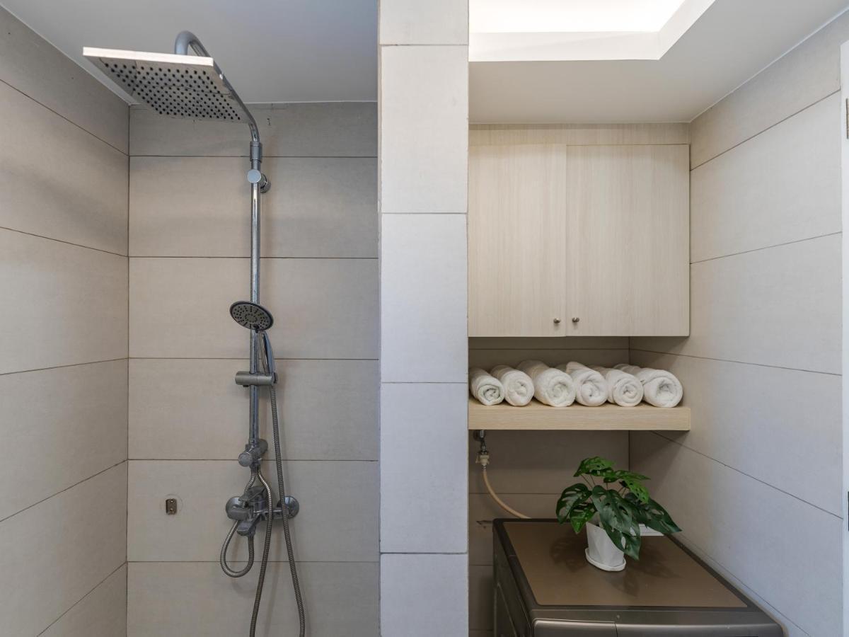 537 Amani Luxury Suite, 3 Minutes To Airport,with Gym & Pool, Fast Wi-fi, Free Netflix *