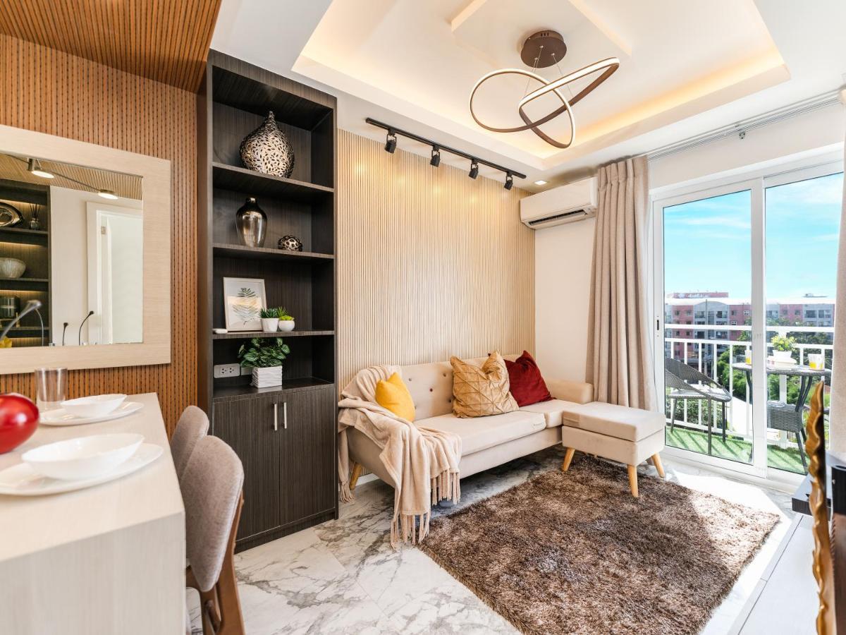 Apartment 537 Amani Luxury Suite, 3 Minutes To Airport,with Gym & Pool, Fast Wi-fi, Free Netflix