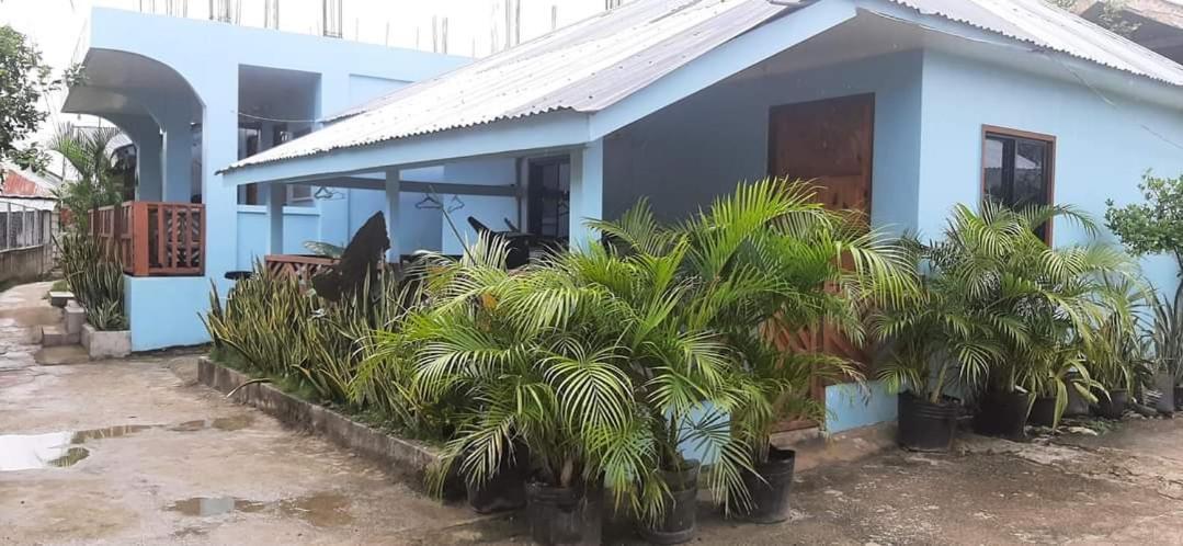 A&c Aquino Bed & Breakfast *