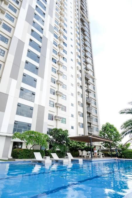 Horizon 101 A11 Near Robinson Mango Mall Square Bar+ Free Netflix Apartment *
