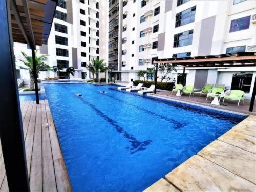 Horizon 101 A11 Near Robinson Mango Mall Square Bar+ Free Netflix Apartment