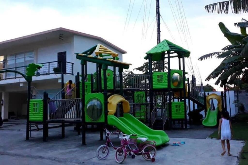Apartment 3 Bedrooms 2 Bathrooms Fully Furnished Unit Near Beach Cebu