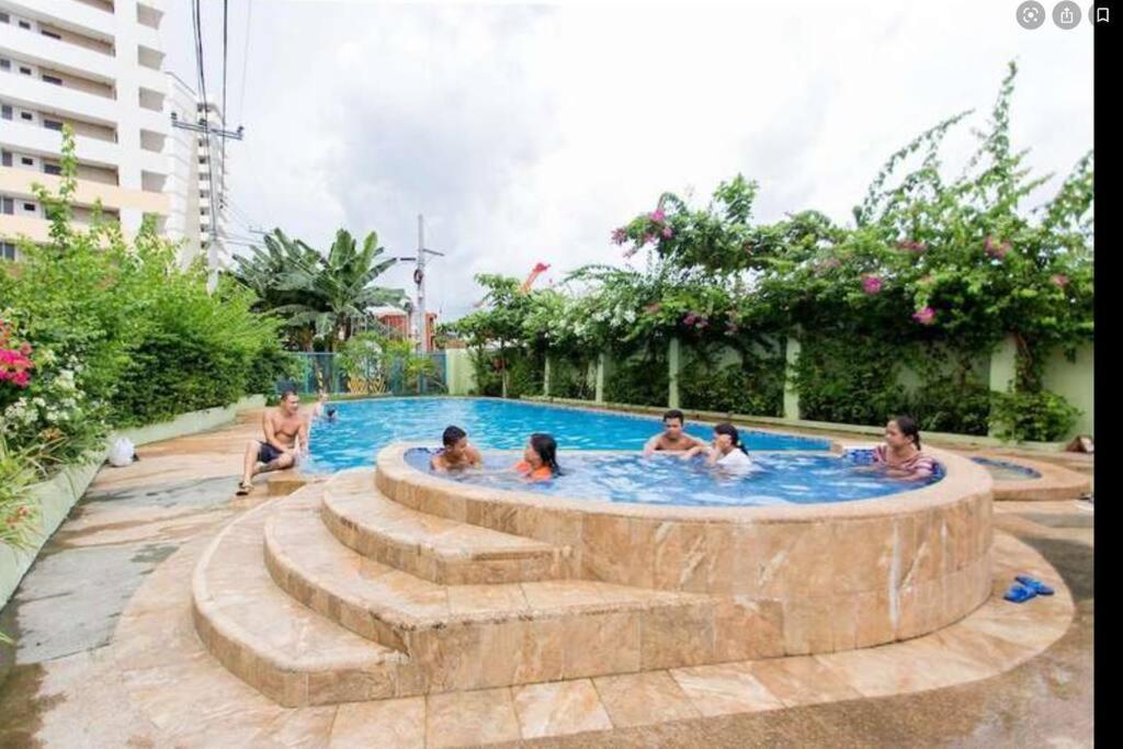 Apartment 3 Bedrooms 2 Bathrooms Fully Furnished Unit Near Beach *