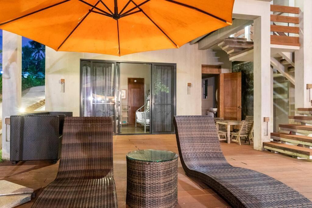 Exclusive Beachfront W/ Outdoor Tub & Kayaks Bahay bakasyunan Danao (Cebu)