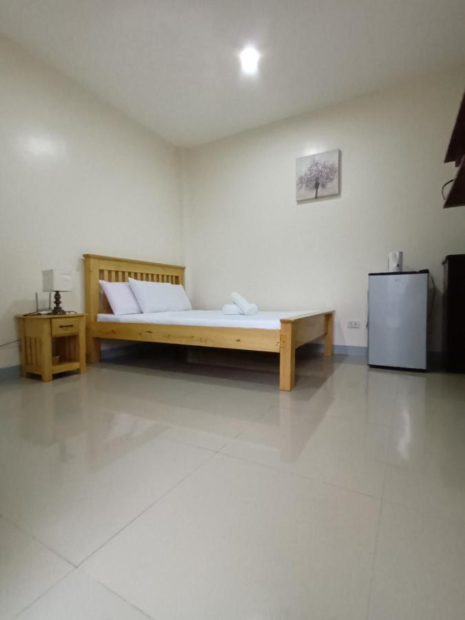 Hostel Grae's Apartelle *