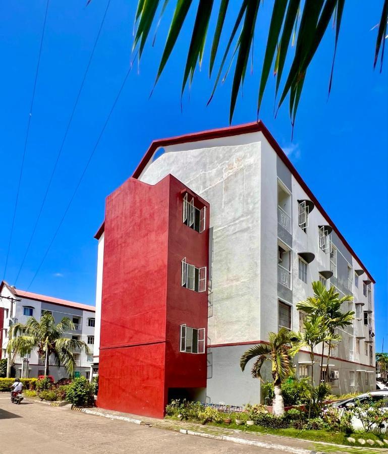 Alex's Place - U403 B11 Mactan Oasis Gardens Condominium No Elevator Apartment *